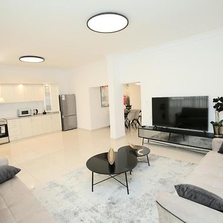 City Center Luxury Apartment In Netanya Dış mekan fotoğraf